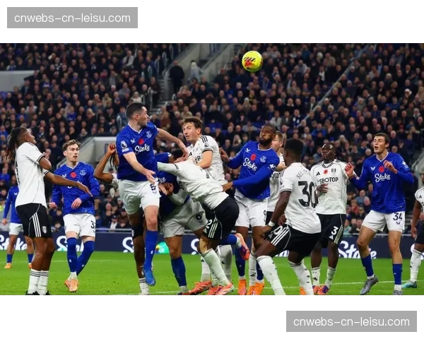 特写:弗罗西诺内首次打入意甲后,主场球迷在最后一个主场比赛后的久久不愿离去 特写:弗罗西诺内首次打入意甲后,主场球迷在最后一个主场比赛后的久久不愿离去